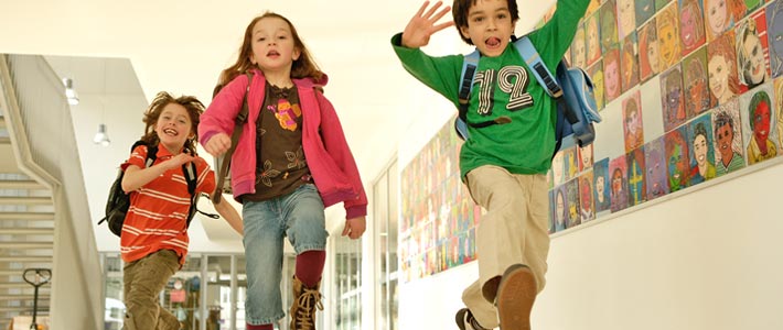 Einschulung-Kinder-freuen-sich-auf-Schulstart