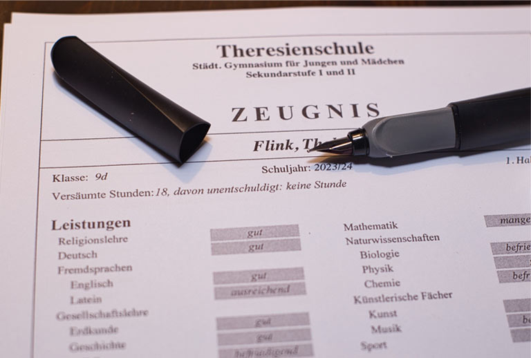 Vergabe der Halbjahreszeugnisse