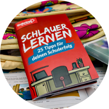 Lerntipp-Broschüre mit Rucksack im Hintergrund