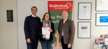 Studienkreis Nachhilfe Rosenheim spendet Nachhilfegutscheine zum 40-jährigen Jubiläum