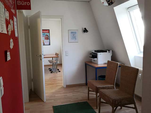 Flur mit Wartezone
