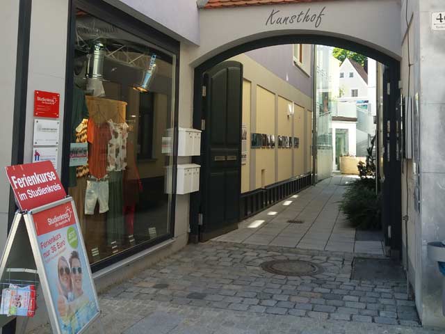 Eingang über den Kunsthof 1